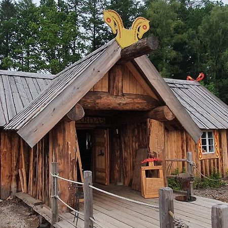 Vittfarnas Hird Vikingaby Bed and Breakfast Sosdala Esterno foto