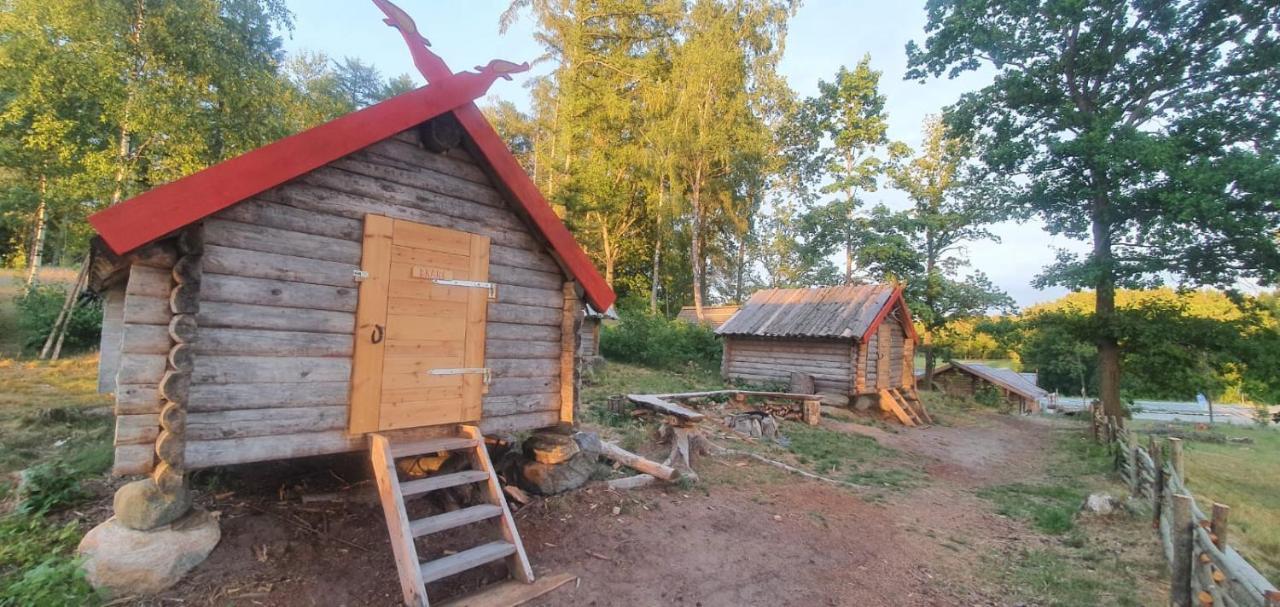 Vittfarnas Hird Vikingaby Bed and Breakfast Sosdala Esterno foto