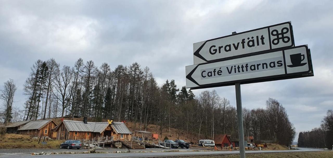 Vittfarnas Hird Vikingaby Bed and Breakfast Sosdala Esterno foto