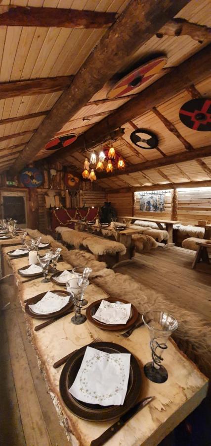 Vittfarnas Hird Vikingaby Bed and Breakfast Sosdala Esterno foto