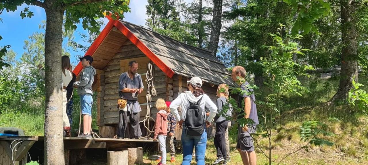 Vittfarnas Hird Vikingaby Bed and Breakfast Sosdala Esterno foto